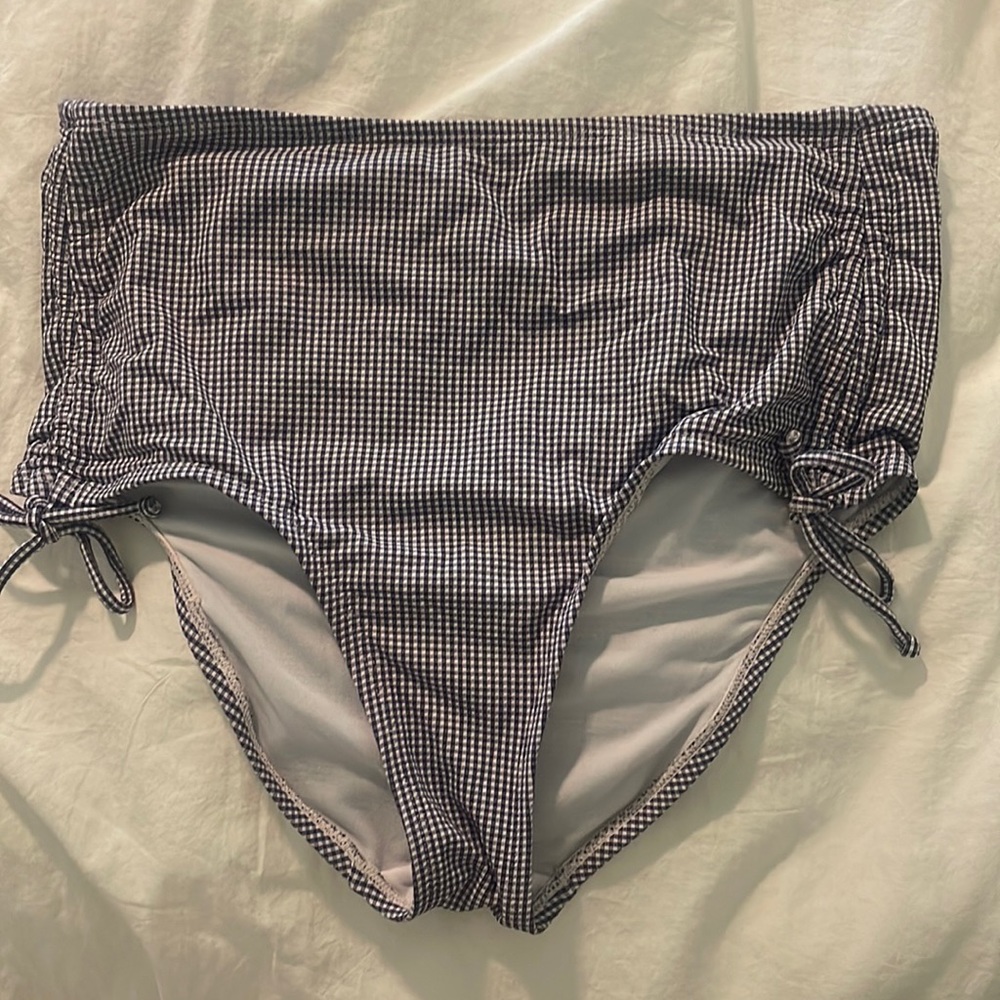 Women’s checkered high waisted swim bottoms
